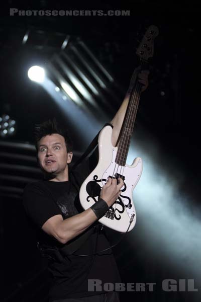 BLINK 182 - 2010-08-27 - SAINT CLOUD - Domaine National - Grande Scene - 